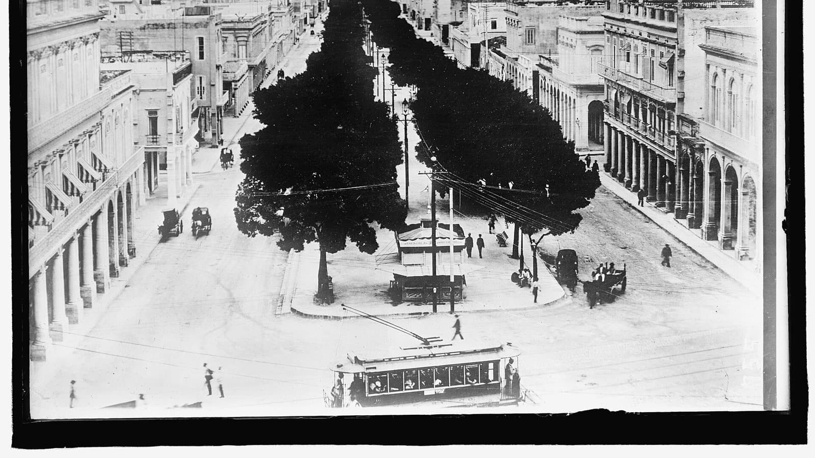 CUBA. STREET SCENE IN HAVANA. Photo d'archive.