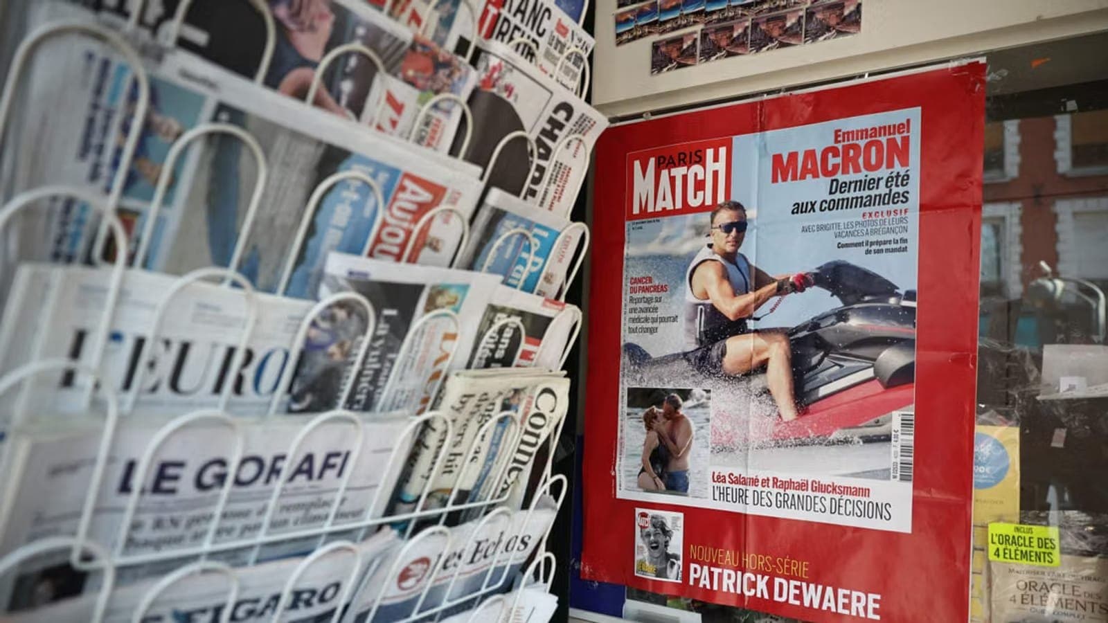 Emmanuel Macron photographie lors d'une apparition publique.
